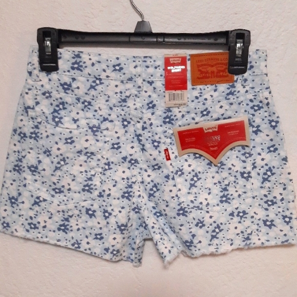 NWT "Levi's" Girlfriend Shorts Girls Size 16 Regular - Picture 3 of 5